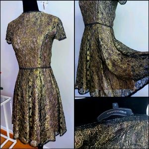 💥Sold💥Final sale🎈Gold Dresses BCBG